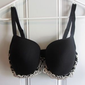 Black underwire bra